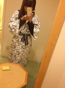 Wearing Traditional Kimono to sleep~ 